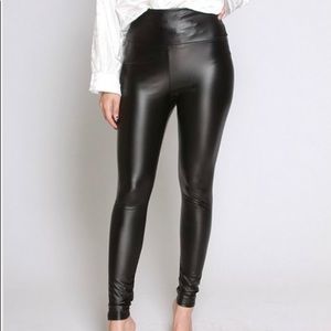 NWT Black Liquid Leggings Faux Leather Large